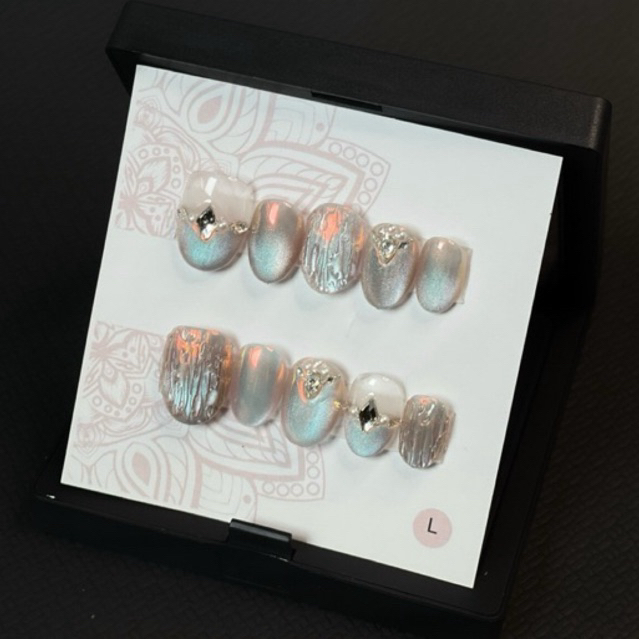 Nail box tím tráng gương đính đá