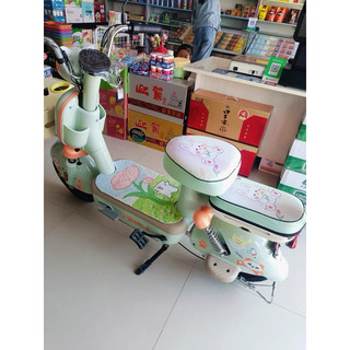 Thảm Để Chân Xe điện Yadea i8 ( sẵn thảm và bọc yên)