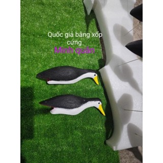 mồi chim quốc làm từ xốp cứng . quốc giả bổ quốc thật 1 con