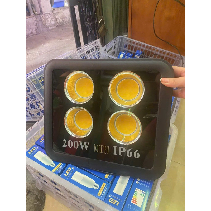 Đèn led pha cốc IP66 công suất 200W,  ánh sáng trắng vàng chống nước chiếu sáng ngoài trời, đèn đườn
