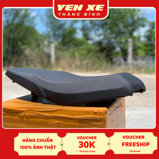 Yên gọt 2 tầng Exciter 135 5số 2 Tầng Chỉ Đỏ,Xanh,Trắng... Form Vừa Yên Mút Trắng