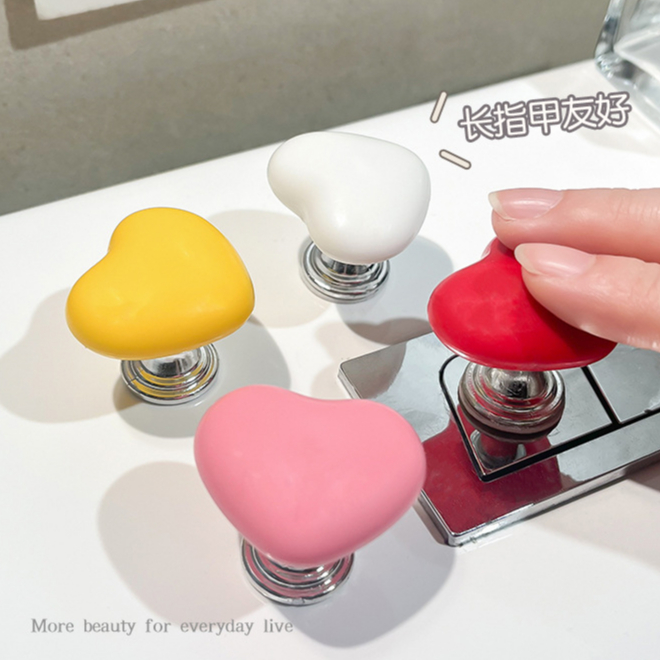 Nút dán nhấn xả nước bồn cầu - tay nắm cửa hình Trái Tim đa năng tiện lợi sáng tạo