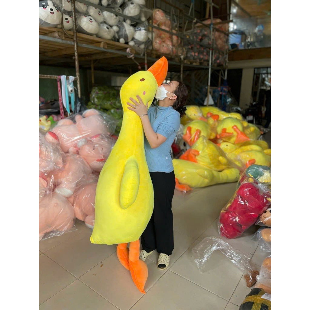 gấu bông vịt trầm cảm siêu to khổng lồ size 1m3 và 1m6
