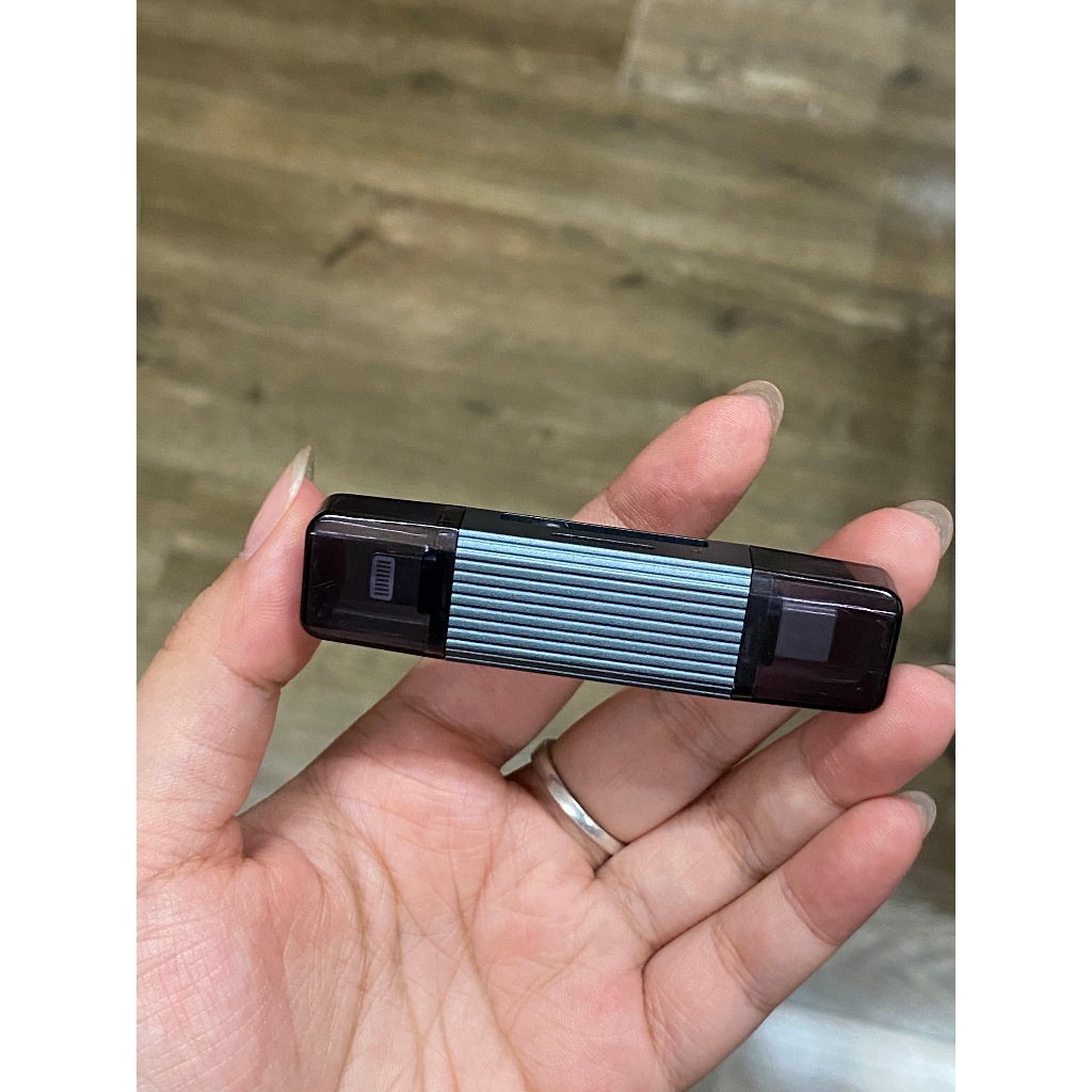 Đầu đọc thẻ 2 đầu Lighting và Type C