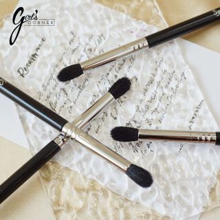 Cọ nhấn đuôi mắt Sigma E45 Small Tapperd Blending Brush