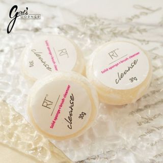Xà phòng giặt cọ và mút Real Techniques Solid Sponge + Brush Cleanser
