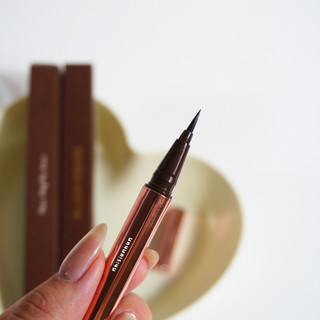 Kẻ mắt lâu trôi Blackrouge