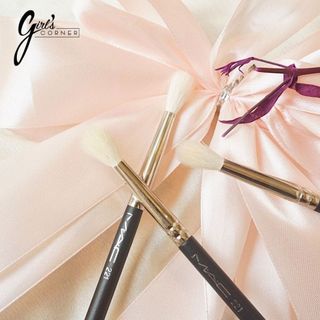 Cọ blend dáng nhỏ M 221 Mini Tapered Blending