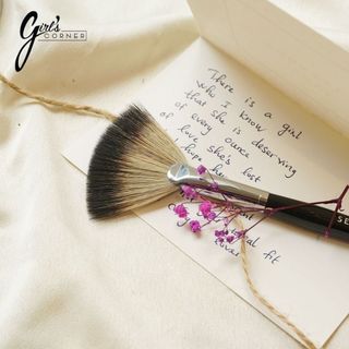 Cọ đánh highlight Sephora Fan 65