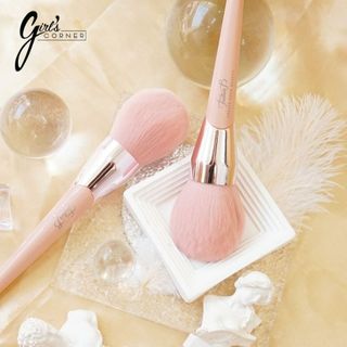 Cọ Phủ Phấn Bột Feather B
