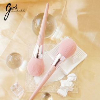 Cọ Phủ Phấn Bột Feather B