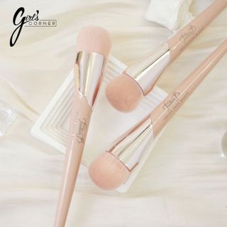 Cọ Nền Feather B Foundation