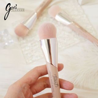 Cọ Nền Feather B Foundation