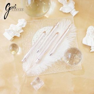 Cọ môi vát xéo Feather B có nắp