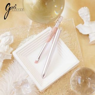 Cọ môi vát xéo Feather B có nắp