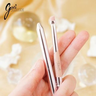 Cọ môi vát xéo Feather B có nắp