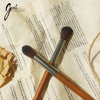 Thanh lý ngừng bán - Cọ Highlight Dạng Nhỏ Makeup Forever 140