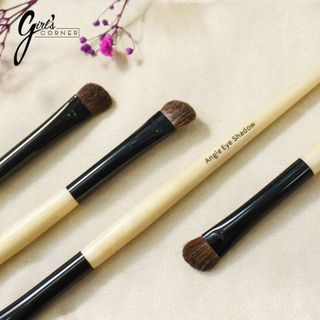 Cọ bầu mắt - sống mũi Bobbi Brown Angle Eyeshadow