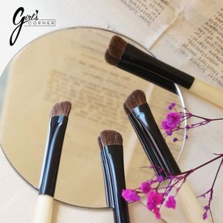 Cọ bầu mắt - sống mũi Bobbi Brown Angle Eyeshadow