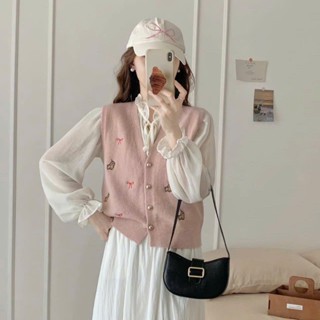 Áo gile nữ , áo gile len nữ (Không kèm áo trong) cổ V hoạ tiết thêu màu đỏ đe hồng be xanh màu chất vải len dệt kim QCCC