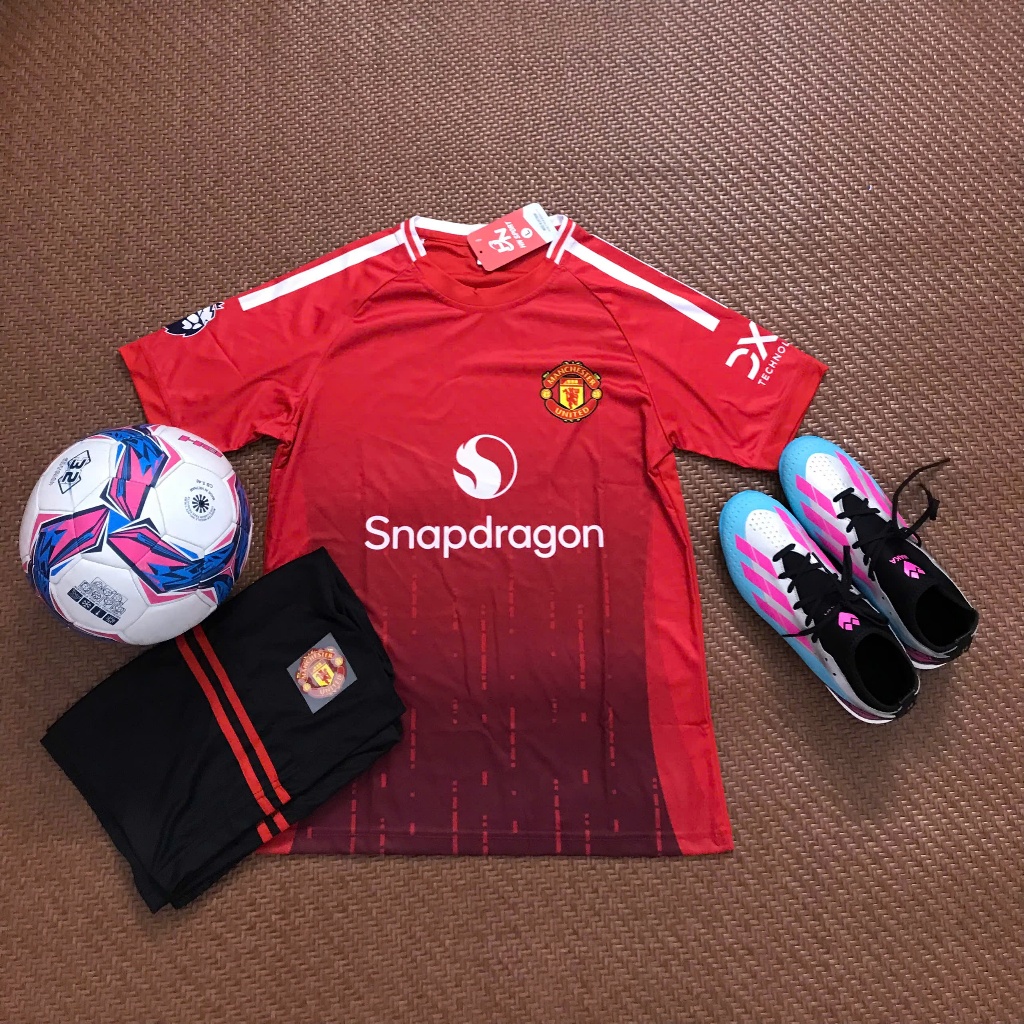 Bộ đồ thể thao, Áo bóng đá, đồ đá banh nam nữ CLB MU đỏ cổ tim 2024-2025, Vải Thun lạnh cao cấp
