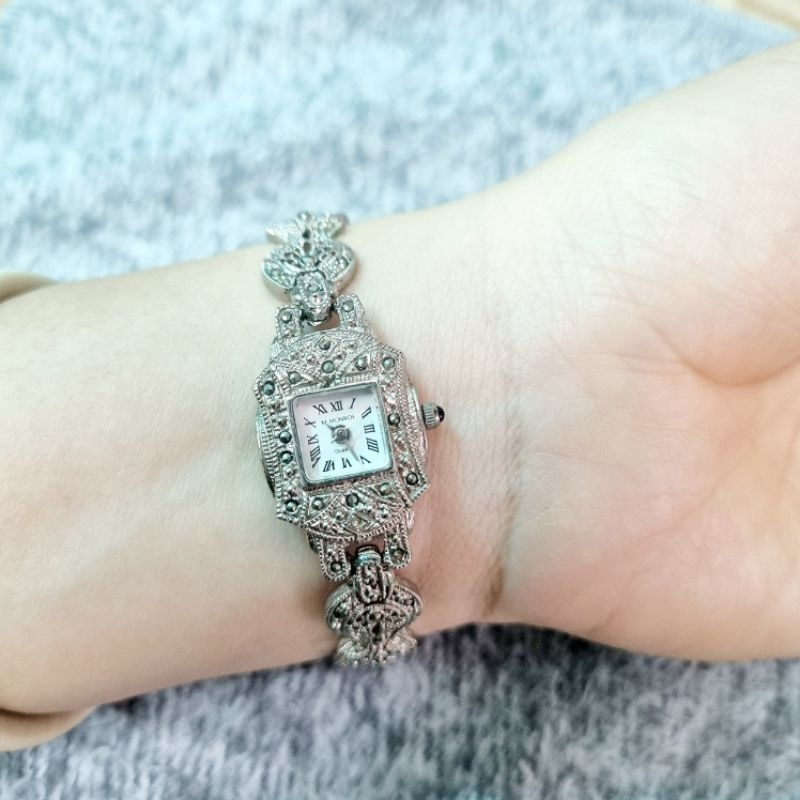 Đồng hồ nữ số la mã