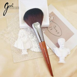 Cọ phủi phấn Makeup Forever 134