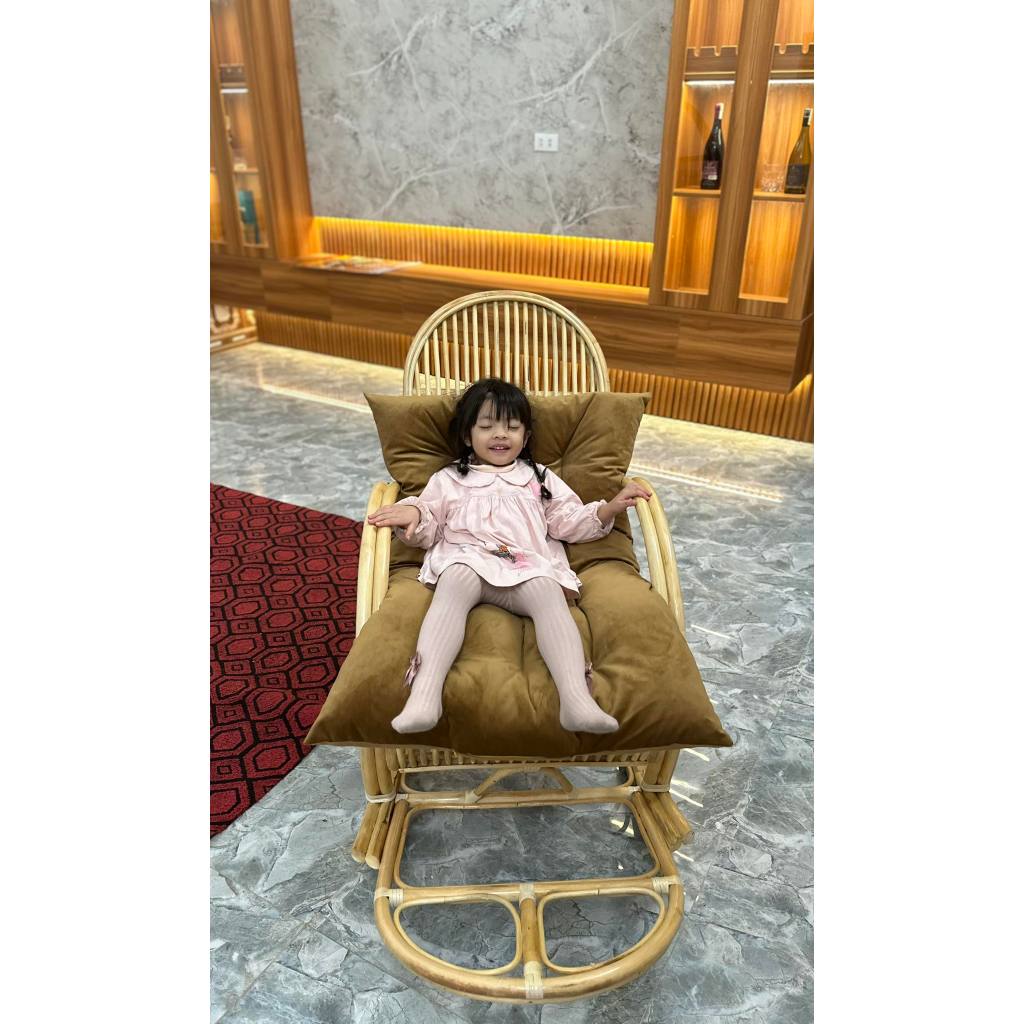 Ghế mây thư giãn bập bênh ATHOME kèm nệm vải bố chuẩn kích thước dùng cho người lớn đọc sách