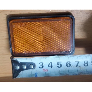 Cặp mắt mèo phản quang gắn 2 bên cốp xe Max ( tấm phản quang ngang 4 cm , dài 6,5m ).