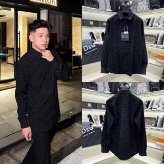Áo sơ mi đen nam dài tay Đôn Chề lụa thô in hoạ tiết vân chữ monogram nhung nổi tràn thân boy phố SM180P