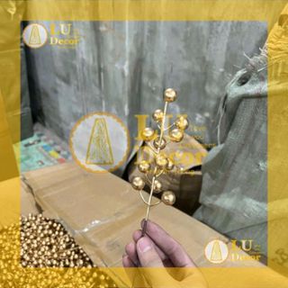 Lẻ nhánh lá phủ nhũ đồng dùng trang trí tháp oản, tráp bánh, lễ hội, Tết l LU Decor