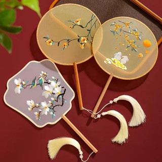 Quạt Gỗ Thêu Hoạ Tiết Nổi Cổ Trang Loại Tốt [Nhiều Mẫu]