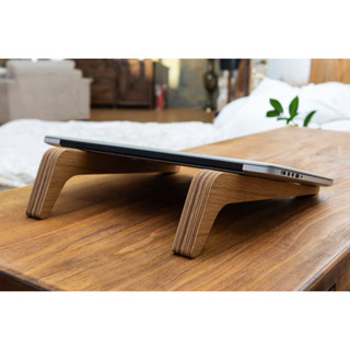Kệ kê laptop Plywood gọn nhẹ và tinh tế (phù hợp 13-17 inch)