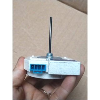 Quạt sứ tủ lạnh HITACHI 14V mới