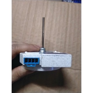Quạt sứ tủ lạnh HITACHI 14V mới