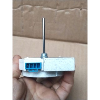 Quạt sứ tủ lạnh HITACHI 14V mới