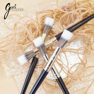 Cọ Highlight - Che Khuyết Điểm Dạng Stipling Feather B