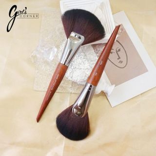 Cọ phủi phấn Makeup Forever 134