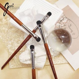Cọ tán bầu mắt Makeup Forever 210
