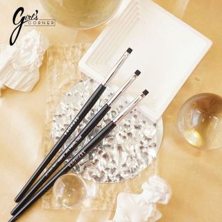 Cọ vẽ eye liner gel Sephora 32