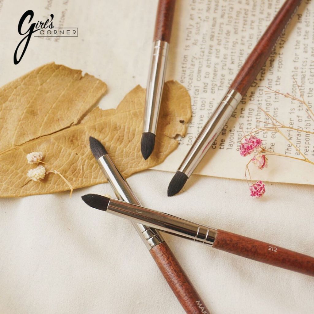 Cọ Nhấn Đuôi Mắt Makeup Forever 212