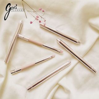 Cọ môi vát xéo Feather B có nắp