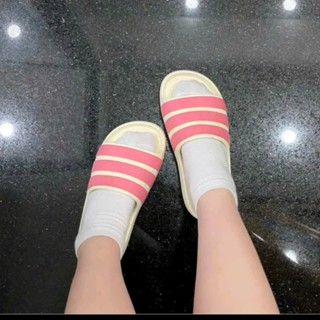 Dép Adidas Adilette Flow Slides đúc nguyên khối, chống nước chống trơn, mới nhất hot trend hiện nay