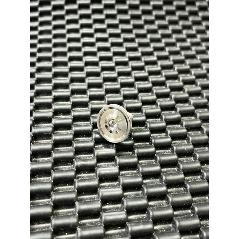 Ốc inox 6li15 vành 18mm dành cho bợ yếm khoá Funeo, chống nghiêng tay ga HONDA, mặt nạ NCX 110. Made
