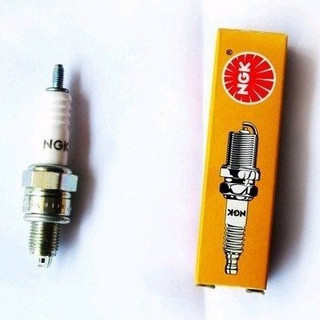 1 Bugi NGK C5HSA Dream wave (chân ngắn) ( hình chụp trực tiếp )