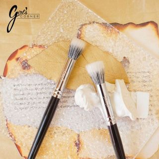 Cọ Highlight - Che Khuyết Điểm Dạng Stipling Feather B