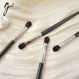 Cọ tán bầu mắt Feather B 206A