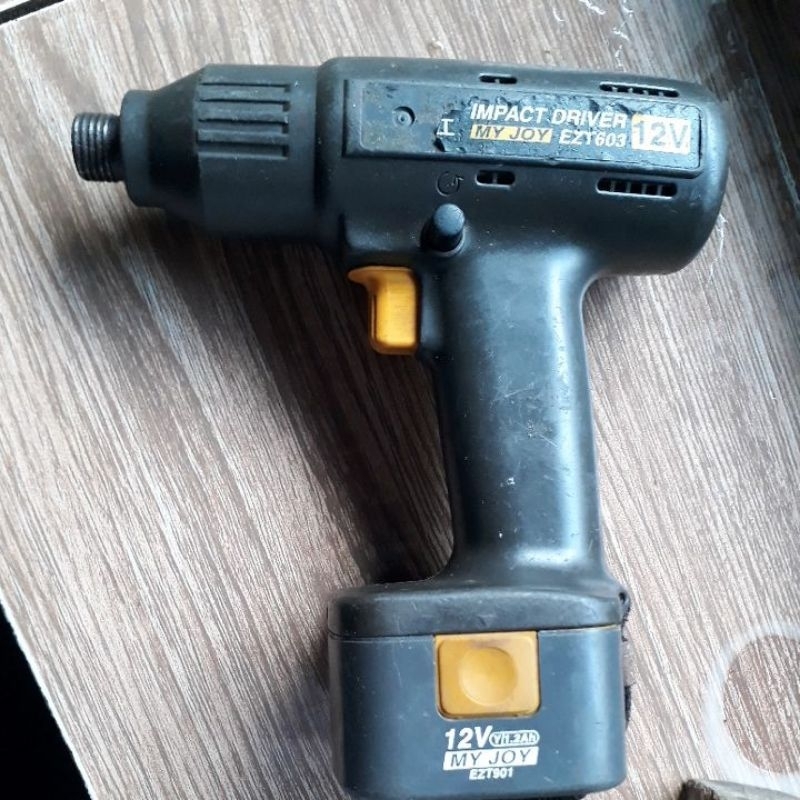 Máy bắn vít National EZT600 12V nhật bãi tặng vỏ pin rin