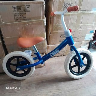 Xe chòi chân thăng bằng bobby cho bé