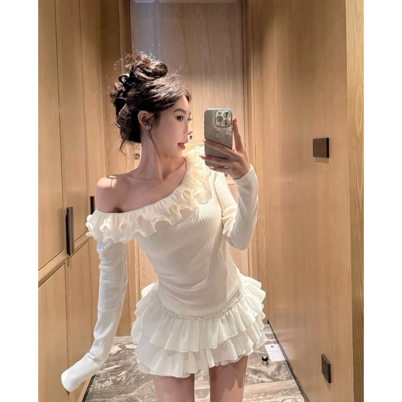 Set Áo Trễ Vai Viền Bèo Tay Dài Phối Chân Váy Xoè Tầng TIBU Set Đồ Nữ Tiểu Thư Sang Chảnh Đi Chơi Tết Noel B256 | BigBuy360 - bigbuy360.vn